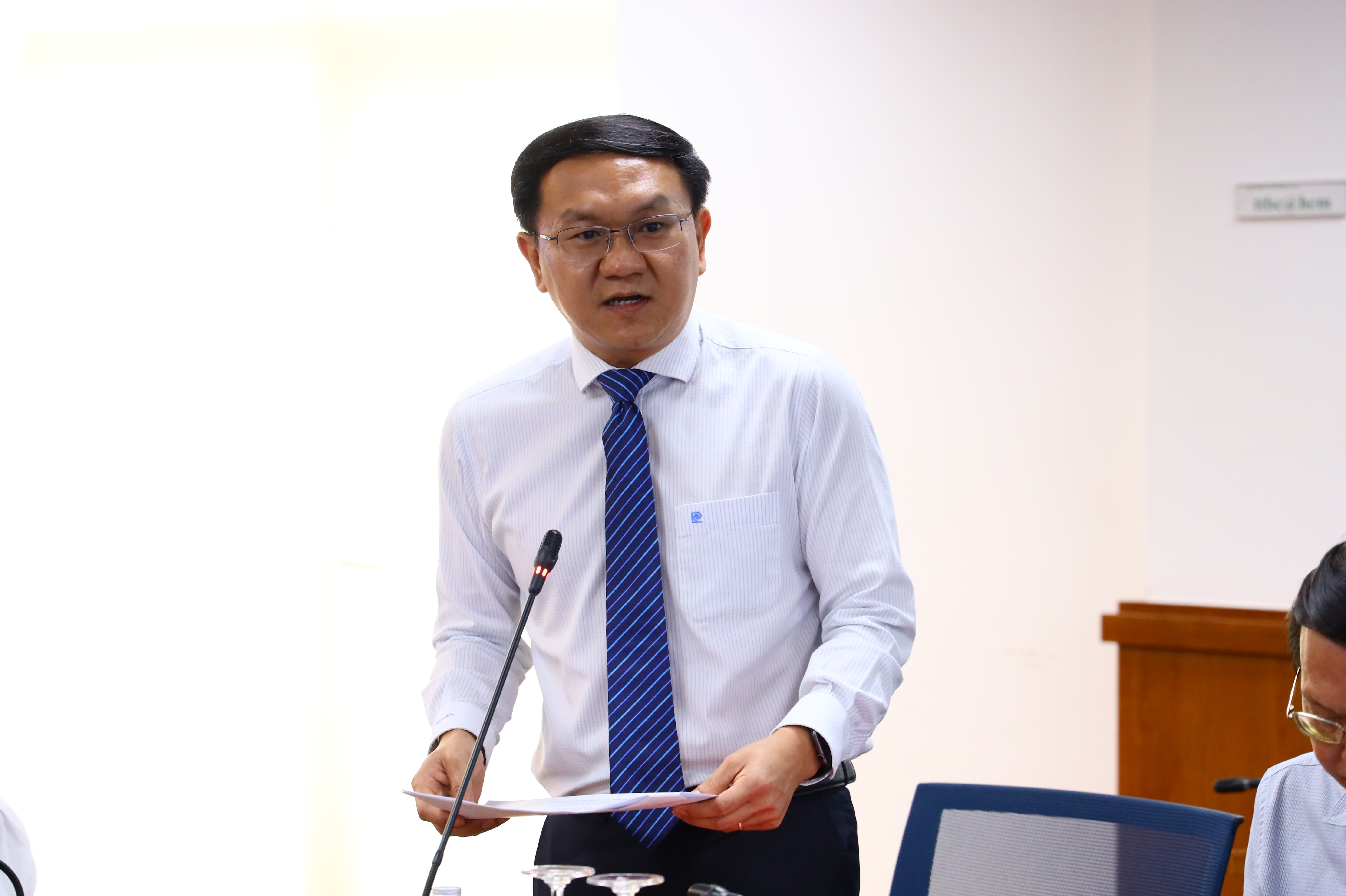 1; Giám đốc Sở TT-TT TPHCM Lâm Đình Thắng cho biết, quá trình triển khai Nghị quyết 98 có thể đúc kết thành cụm từ 